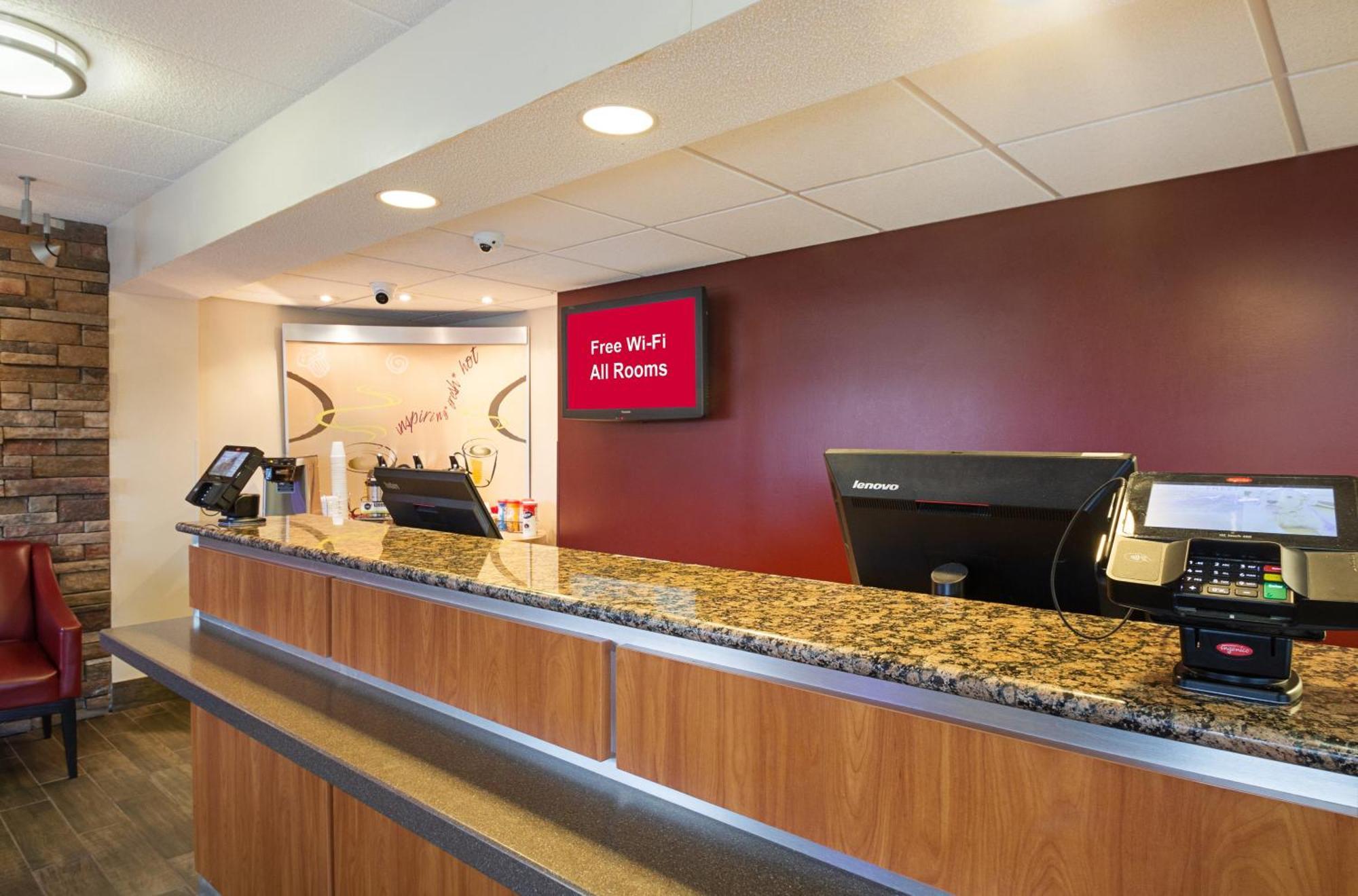 Red Roof Inn Madison, Wi Bagian luar foto